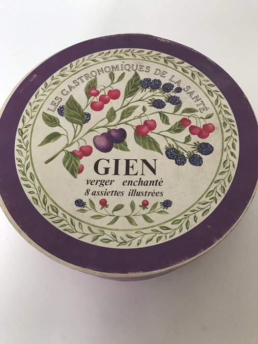 Porcelain of Gien, the enchanted orchard, 8 illustrated plates