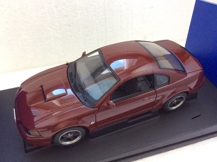 AUTOart Ford Mustang GT 40th Anniversary 2004 1:18 red 72856 