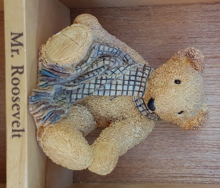 25 Most Famous Teddy Bears In A Cabinet Catawiki