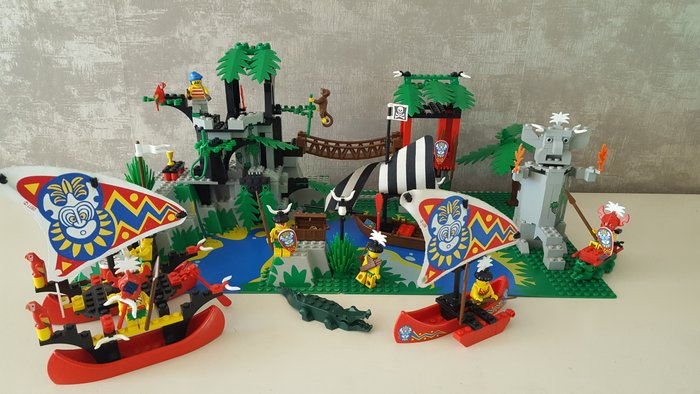 Lego Islanders 6236 +6278 + 6256 - King Kahuka + Enchanted Island + Islander Catamaran