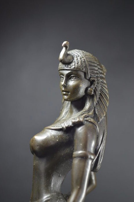 Césaro - Bronze Cleopatra statue with her panther - 1990