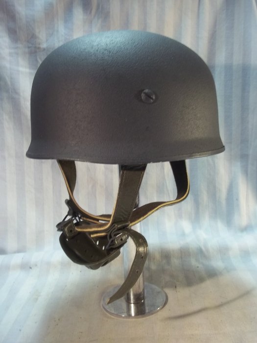 Rare German helmet Bundes Grenz Schutz, BGS, GSG-9 police special unit para helmet.