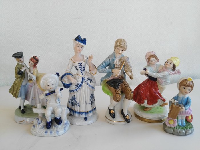 Six figurines in Capodimonte & Paben porcelain