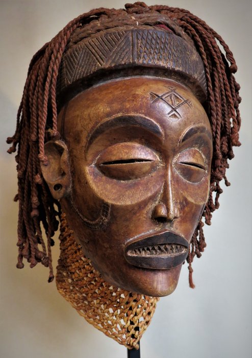Beautiful Mwana Pwo Mask - CHOKWE - Angola