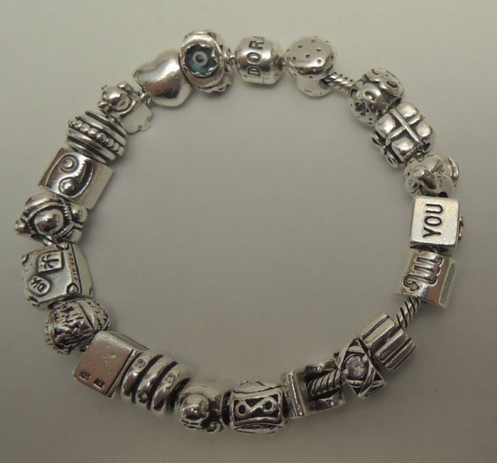 925 silver full Pandora charm bracelet with 21 charms. Length: 20 cm - Catawiki