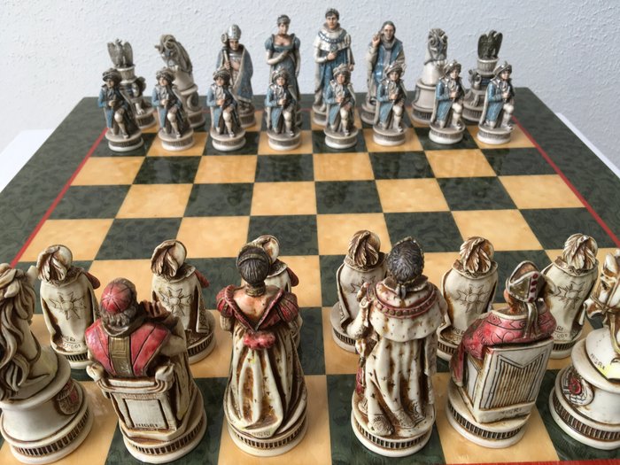 Magnificent chess set Nigri Louis XIV, including beautiful chessboard