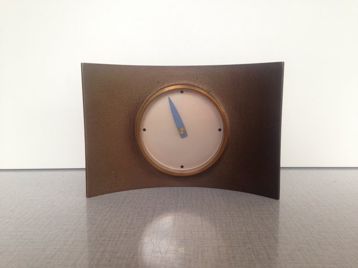 Paul Schudel by Designum – Bronze clock commissioned by Koninklijke PTT Nederland