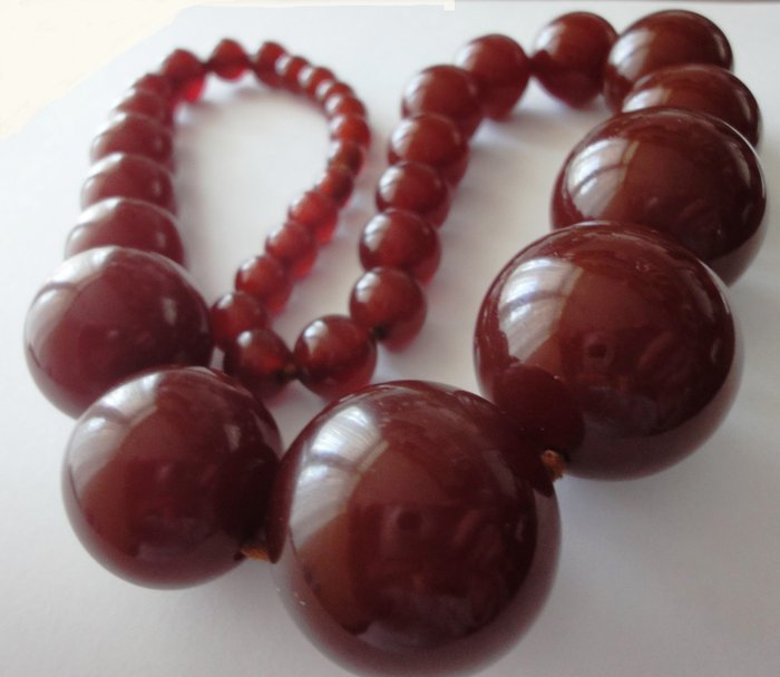 Large vintage bakelite catalin cherry amber necklace 