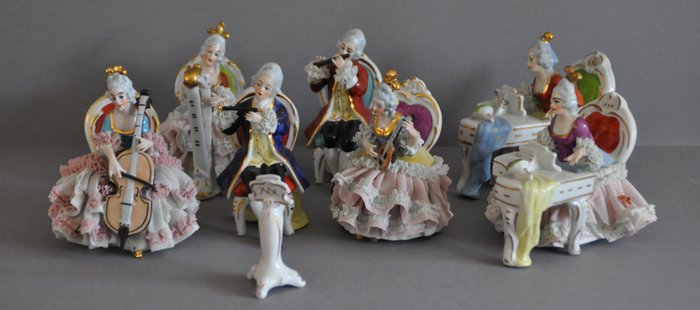 Dresden porcelain Orchestra with lace - 7 musicians
