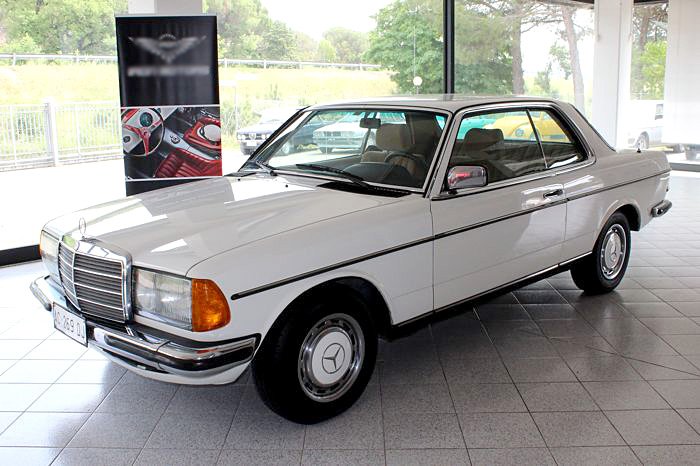 Mercedes-Benz - 230 CE (W123) - 1981