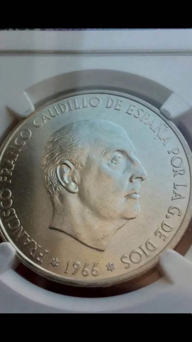 España Francisco Franco 100 pesetas 1966-19*69 ( Variante Palo Recto ) Certificada por NGC.