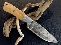 Full tang damascus hunting knife, UK.