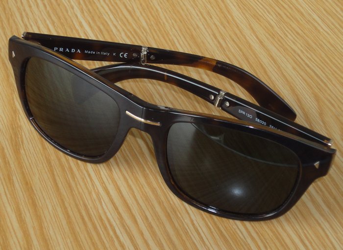 Prada – Folding Sunglasses – Unisex - Catawiki
