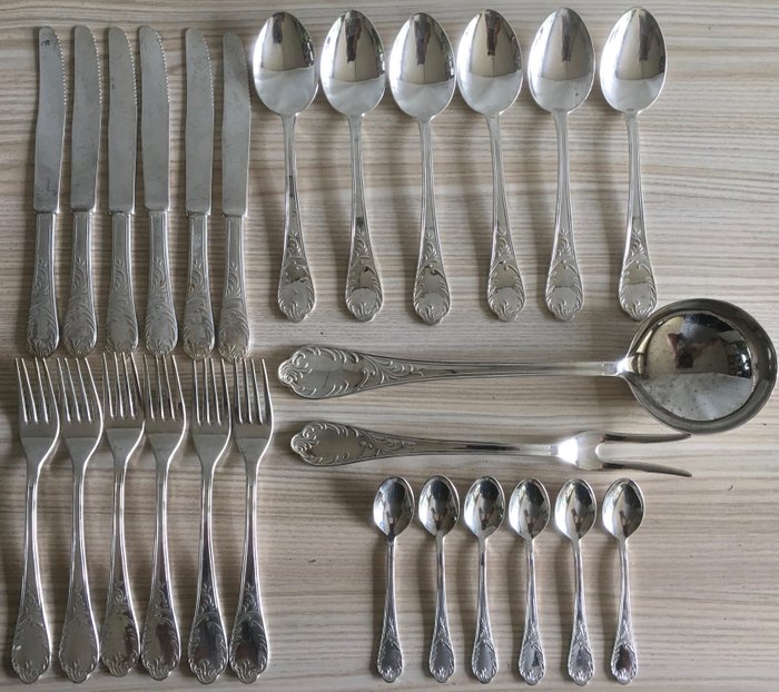 Silver plated 6-person 26-piece flatware set ARG 800 Italy, ca. 1950
