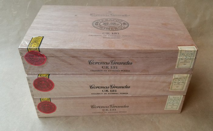 6 Sealed boxes La Paz Coronas Grandes CK 131 + 1 opened box CK 128 Sigaren