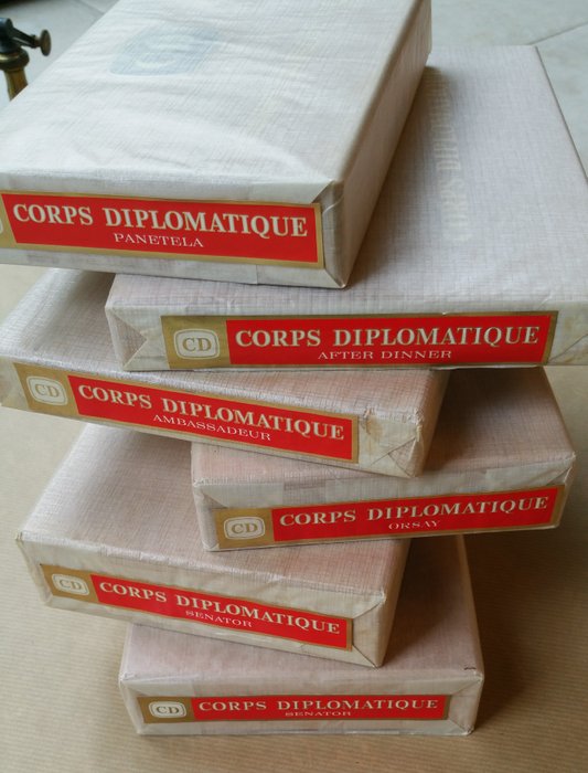 6 Sealed boxes of Corps Diplomatique cigars. 6 dozen CD sigaren. 