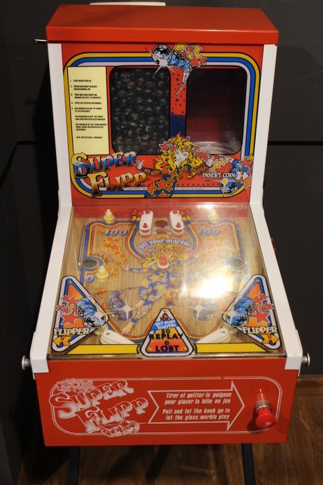 SUPER FLIPP Children’s pinball with gumballs and marbles