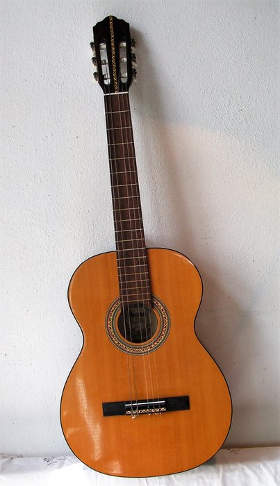 Avora - Dolores - Classical guitar - GDR - Approx. 1960