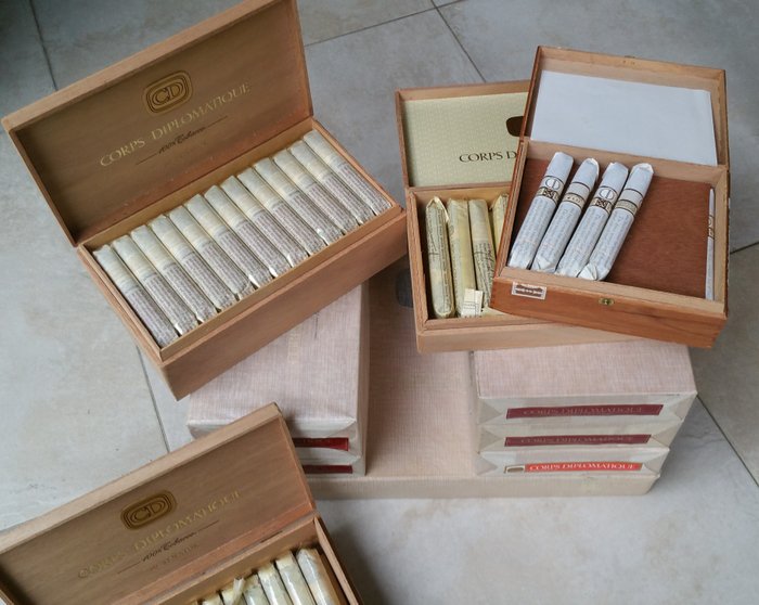 Lot of different sealed boxes Corps Diplomatique cigars. Sigaren