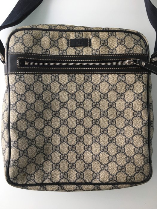Gucci – GG Supreme Messenger bag - Catawiki