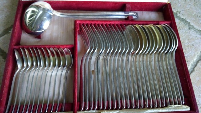 Box 12 art deco silver plated metal cutlery, DAM, Monfar, France, ca.1950