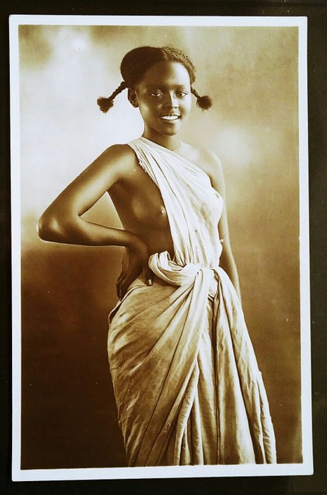 Italian colonies Somalia, Mogadishu 33 photos and postcards of sultan women costumes 1934-36