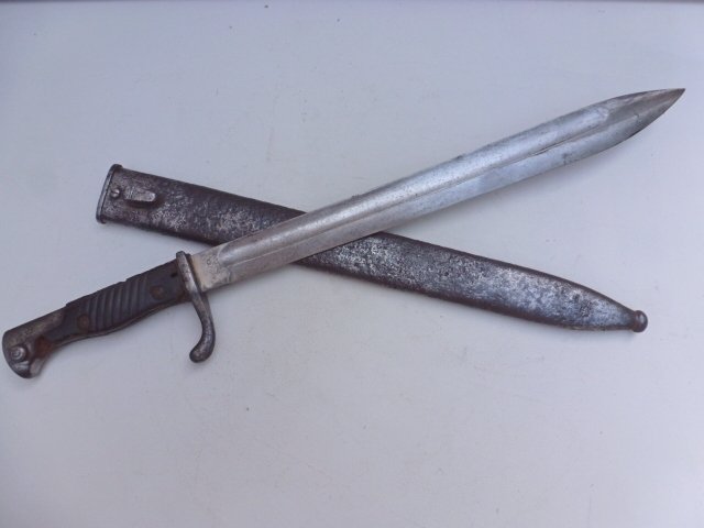 German 98/05 "Butcher"-bayonet, REGIMENT No. equal!!!! and two manufacturers marked!!