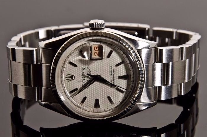 rolex datejust with red date