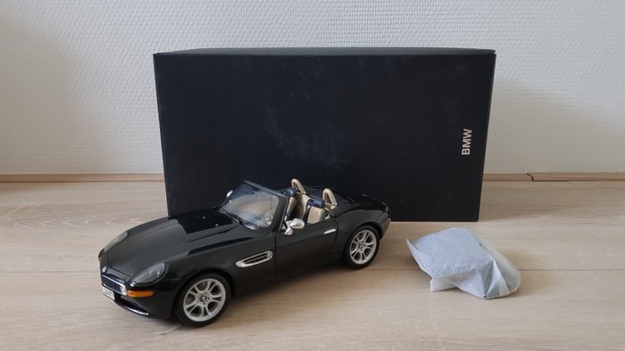 Kyosho - Scale 1/18 - BMW Z8 Roadster - Black