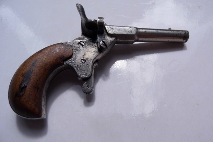 Pistol Velo-dog MANUFRANCE ‘Mignon’. Cal. 6mm Flobert (5.5 bosket). Around 1870
