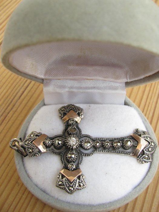 Portuguese templar cross - religious cross in silver, gold, and diamond. No reserve price.