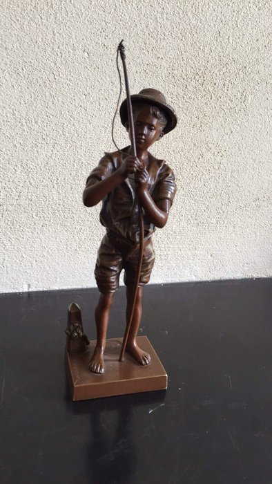Adolphe Jean Lavergne (1852-1901) - Le Pecheur, een bronzen beeld van een jonge visser - Frankrijk - eind 19e eeuw