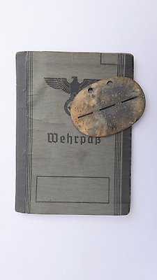 Wehrpas from 1940 + hundemarke