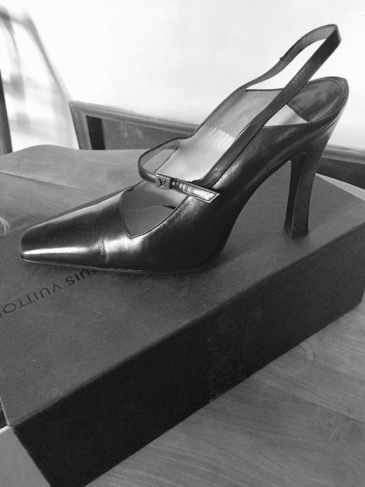 Louis Vuitton - black lambskin high heels - no reserve price - Catawiki