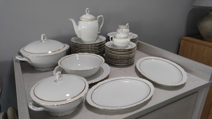 KAHLA tableware; white with a decorative gold rim and pieces of a coffee set