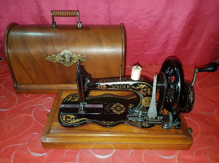 Antica macchina cucire Singer 12k violino del 1880