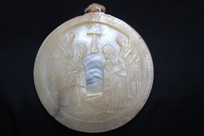 Large carved mother of pearl religious shell - Bethlehem - Icon - late 19th century and early 20th century.