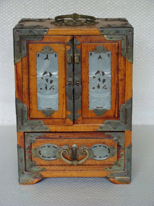 Chinese jewellery box -China - 20th century