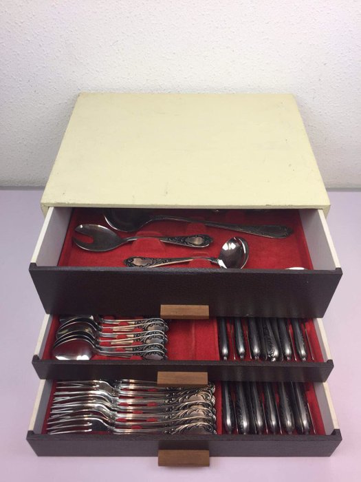 78-piece cutlery set in chest of Burberg - Germany - Second half of 20th century