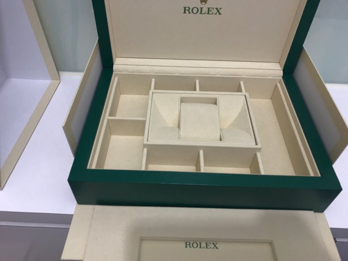 Rolex watch box(big Size)not been used 