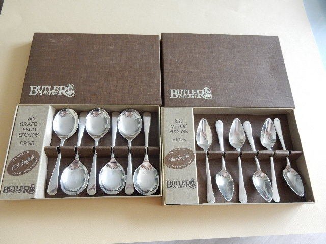 Vintage Silver Spoons "BUTLER CUTLERY" Boxed - Made in Sheffield England Plated - 2 silver plated boxes - 6 melon spoons - 6 grapefruit spoons - England