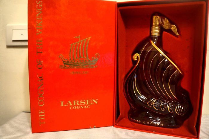 Messrs. Larsen S.A. Fine Champagne Cognac Viking Ship (Larsen Glass Ship), Bottled 1980s