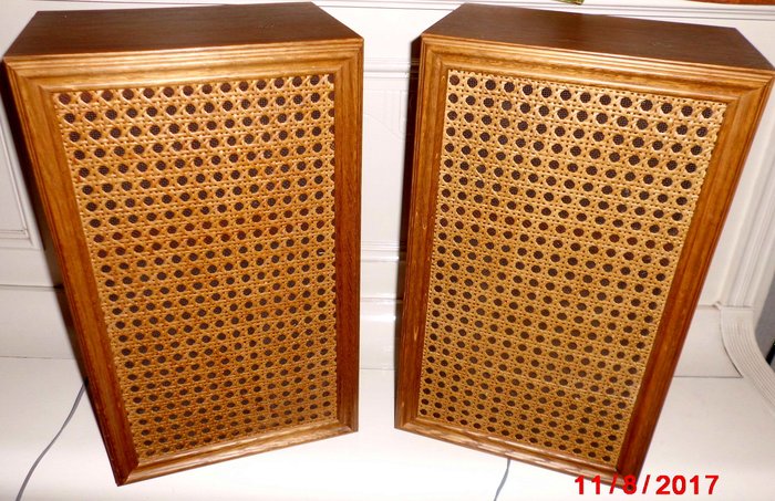 A pair of 3-way hi-fi speakers "Hifi Box 270", genuine oak wood housing and front cover with Viennese netting, circa 1960