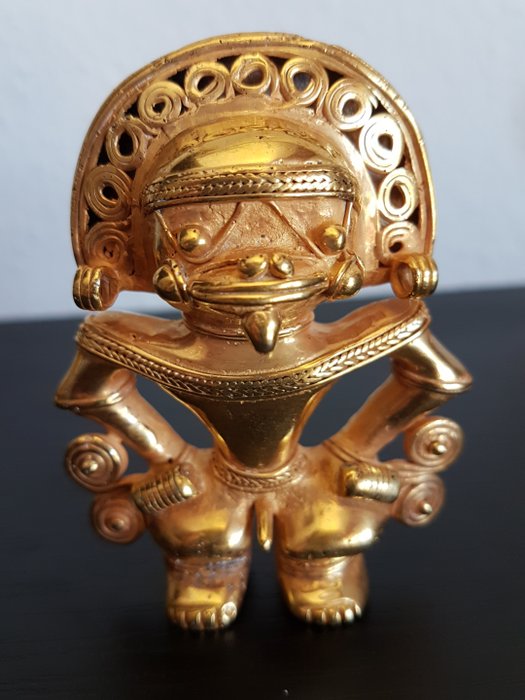 Amazing and original Pre-Columbian Figure Tumbaga Gold Artifact - 79 X 60 X 28 mms , 71.80 grs