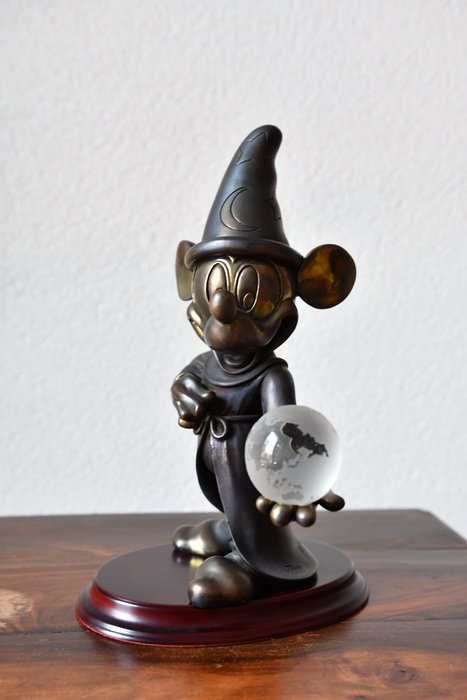 Disney, Walt - Bronze statuette Arribas Bros - Mickey Mouse as Sorcerer’s Apprentice