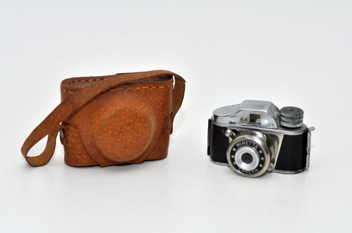 MINETTA  Hit type miniature camera  1959