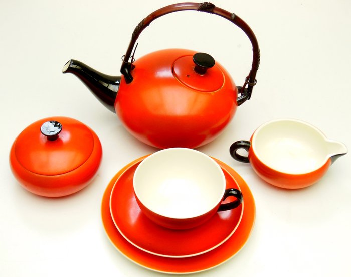Wächtersbach - Design by Ursula Fesca - Haarlem Model - 'Tea for One' - Art Deco / Bauhaus Era