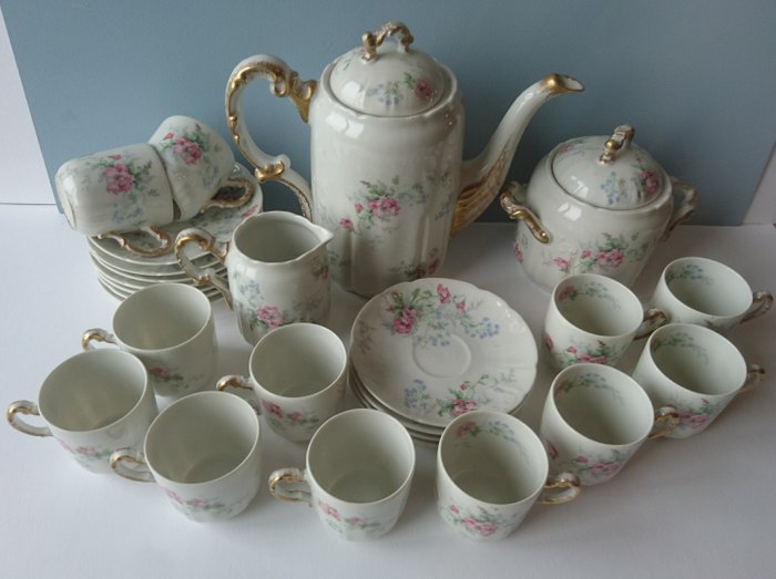 W.G. Guerin & Co Limoges - Beautiful hand-painted porcelain coffee set