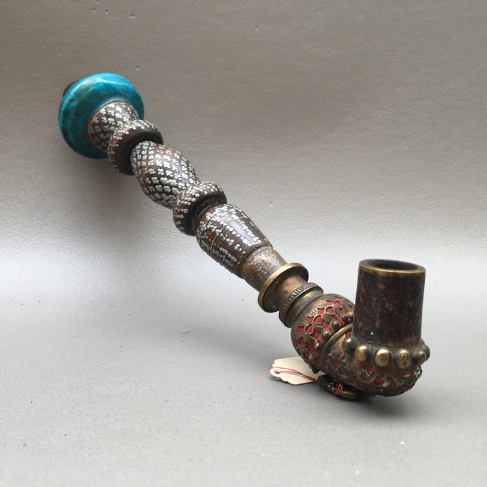 Persian tobacco pipe with steel bowl and brass decoration - Iran, ca. 1890