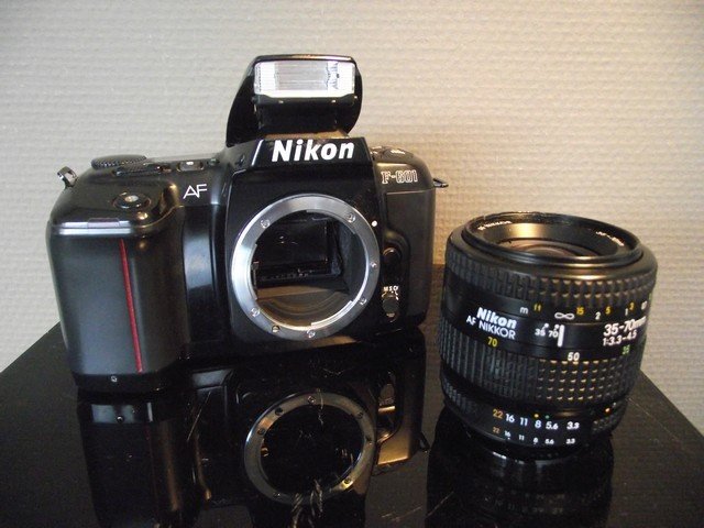 Nikon F601 body met AF NIKKOR 35-70mm 1:3.3-4.5 lens - Catawiki